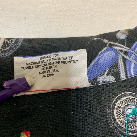 Vintage Short Sleeve Button Up Motorcycle Pattern - Picture 7 of 8